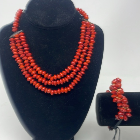 COOKIE LEE Matching Red Necklace and Bracelet and 1 Various Beaded Necklace - Picture 2 of 8